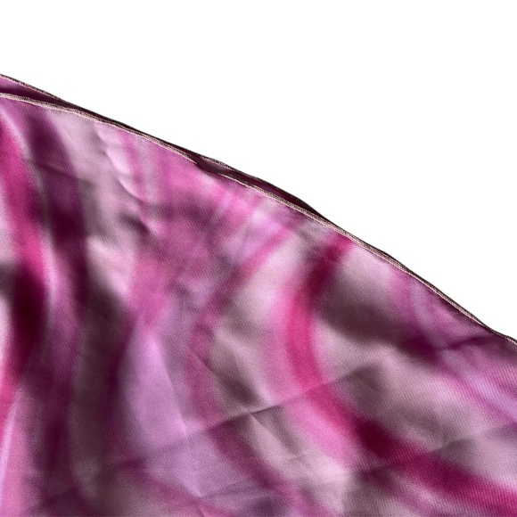 Modern Flowy Wave pattern lightweight poncho style top - Picture 8 of 9